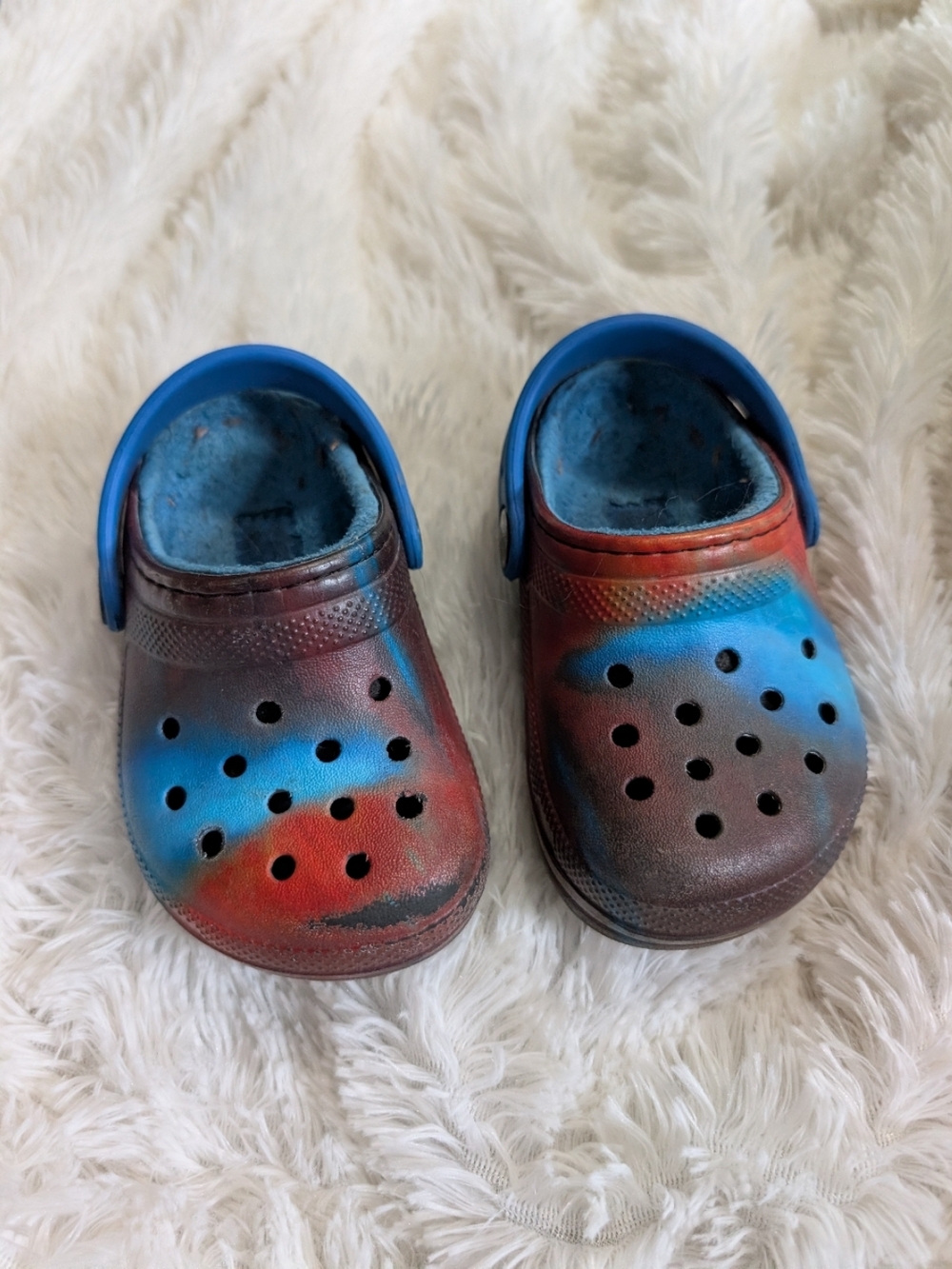 Crocs Blue And Red Tye Dye Fleece Lined Slip On Clogs Shoes Toddler Size 6